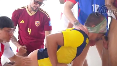 9 Caninos 🍆💦 VS 1 Bottom 🍑