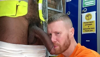Hot BBC Toblerone fucks Tradesman