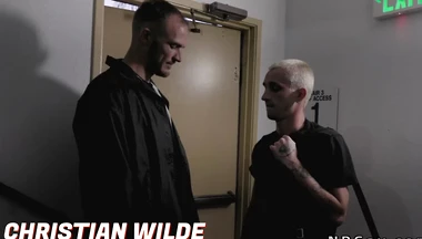 Security guard anal fucks blond guy